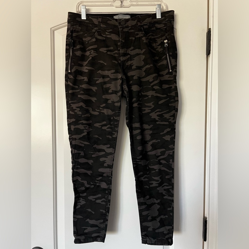 Wit & Wisdom Ab-Solution Gray Camo pants